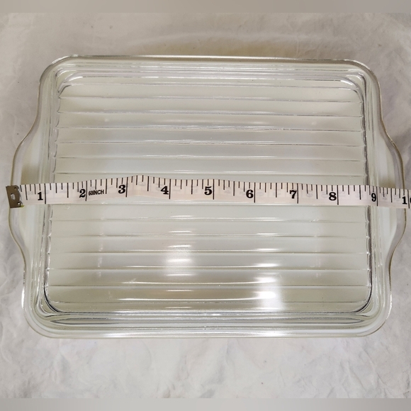 Vintage Pyrex Fridge Dish with Lid - Picture 8 of 12